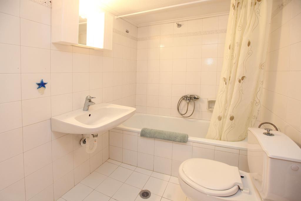 Amarilia Aparthotel Skala Rachoni  Ruang foto