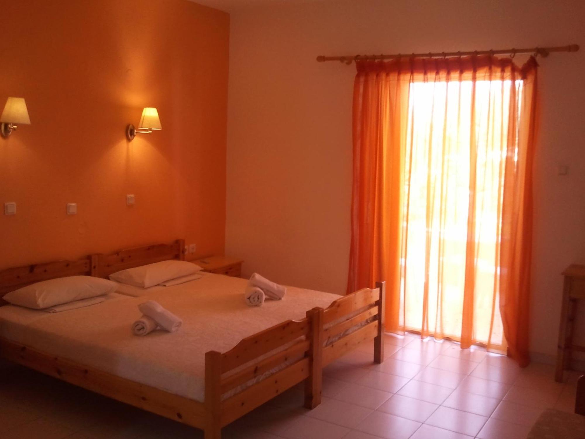 Amarilia Aparthotel Skala Rachoni  Bagian luar foto
