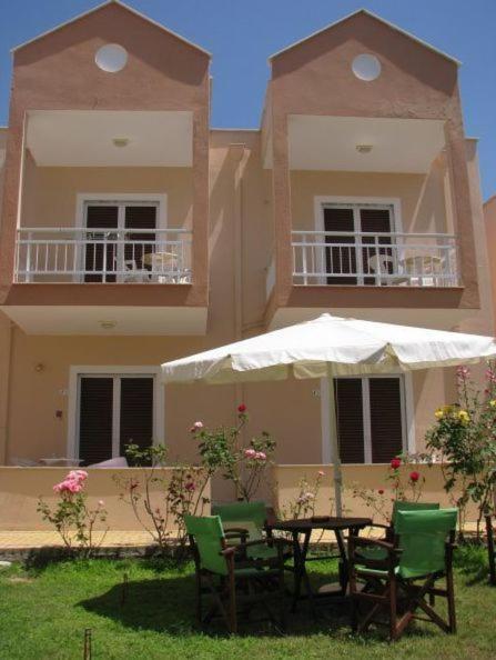 Amarilia Aparthotel Skala Rachoni  Bagian luar foto
