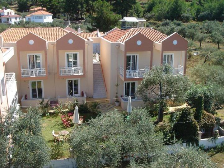 Amarilia Aparthotel Skala Rachoni  Bagian luar foto