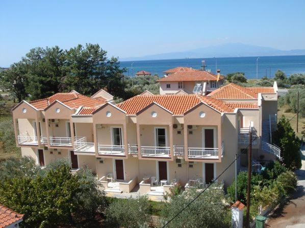 Amarilia Aparthotel Skala Rachoni  Bagian luar foto