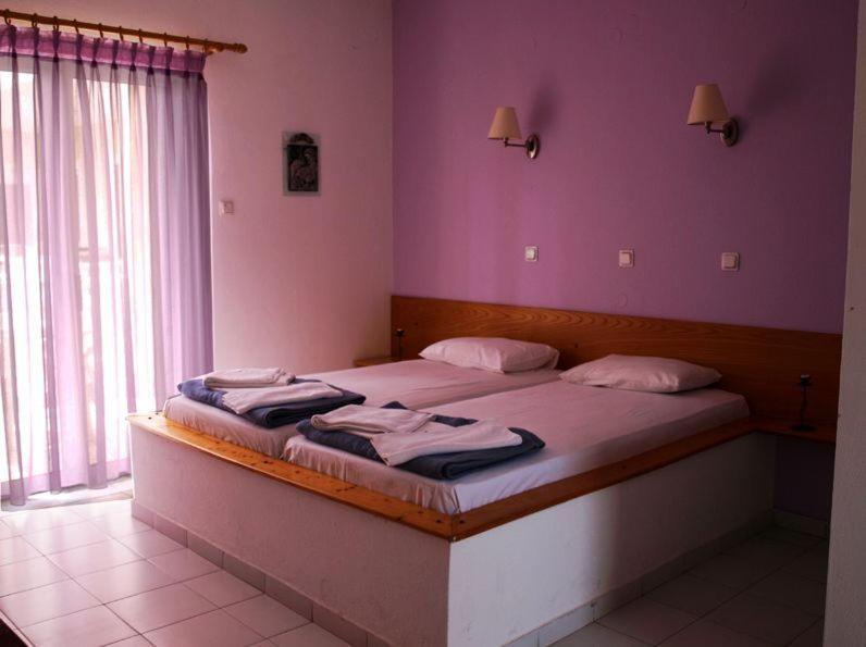 Amarilia Aparthotel Skala Rachoni  Ruang foto