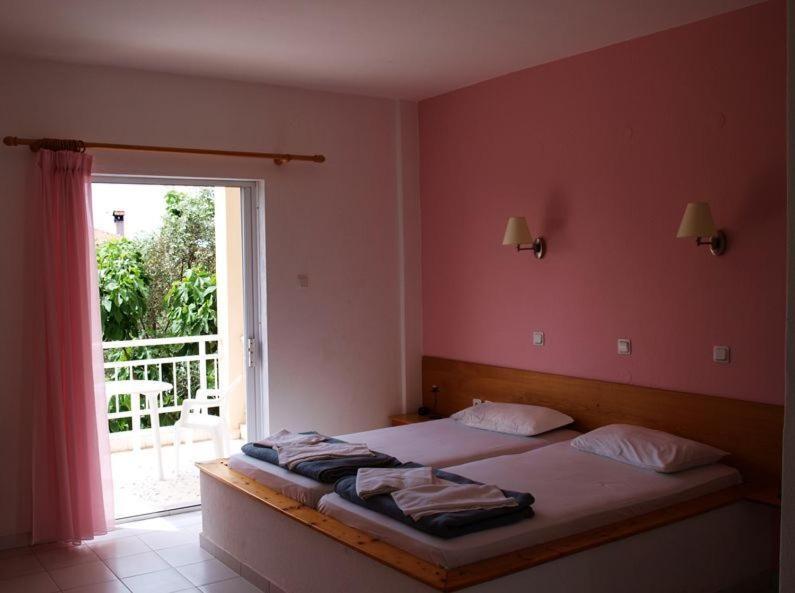 Amarilia Aparthotel Skala Rachoni  Ruang foto