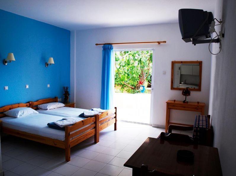 Amarilia Aparthotel Skala Rachoni  Ruang foto