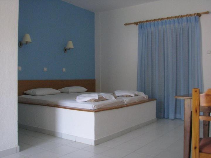 Amarilia Aparthotel Skala Rachoni  Ruang foto